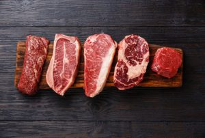 האם אכילת בשר תורמת לבניית השריר?